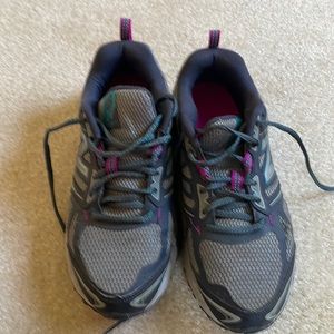 Womens athletic shoes